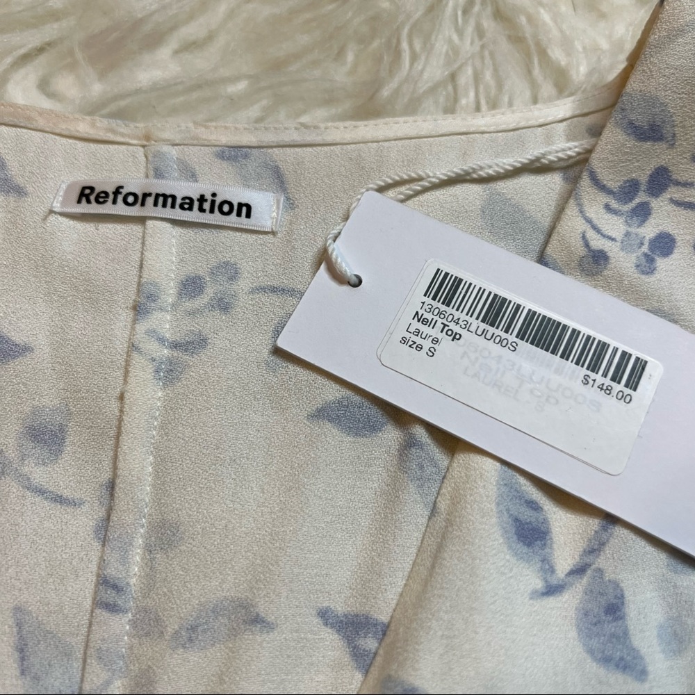 SOLD! NEW Reformation Nell Top Laurel Ivory & Blue - Picture 5 of 6